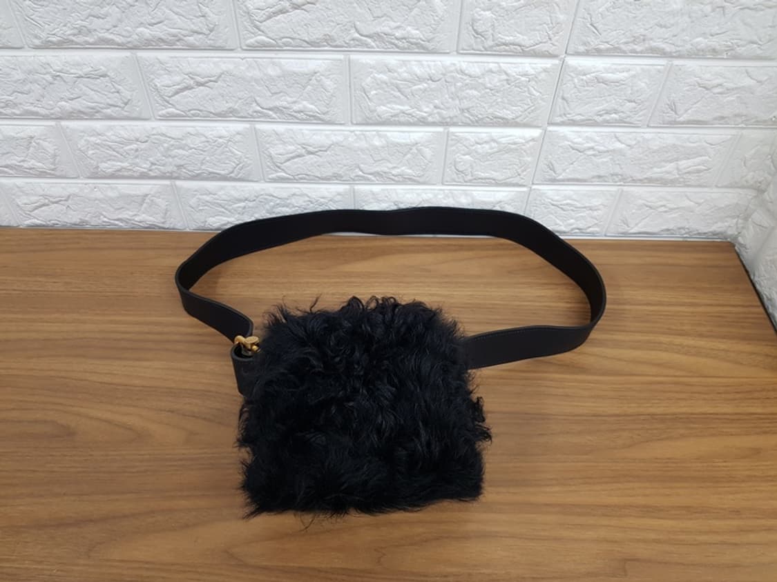 OSOI 오소이 미니 브로트백 (양모 퍼 숄더백 &크로스백) 상품이미지1