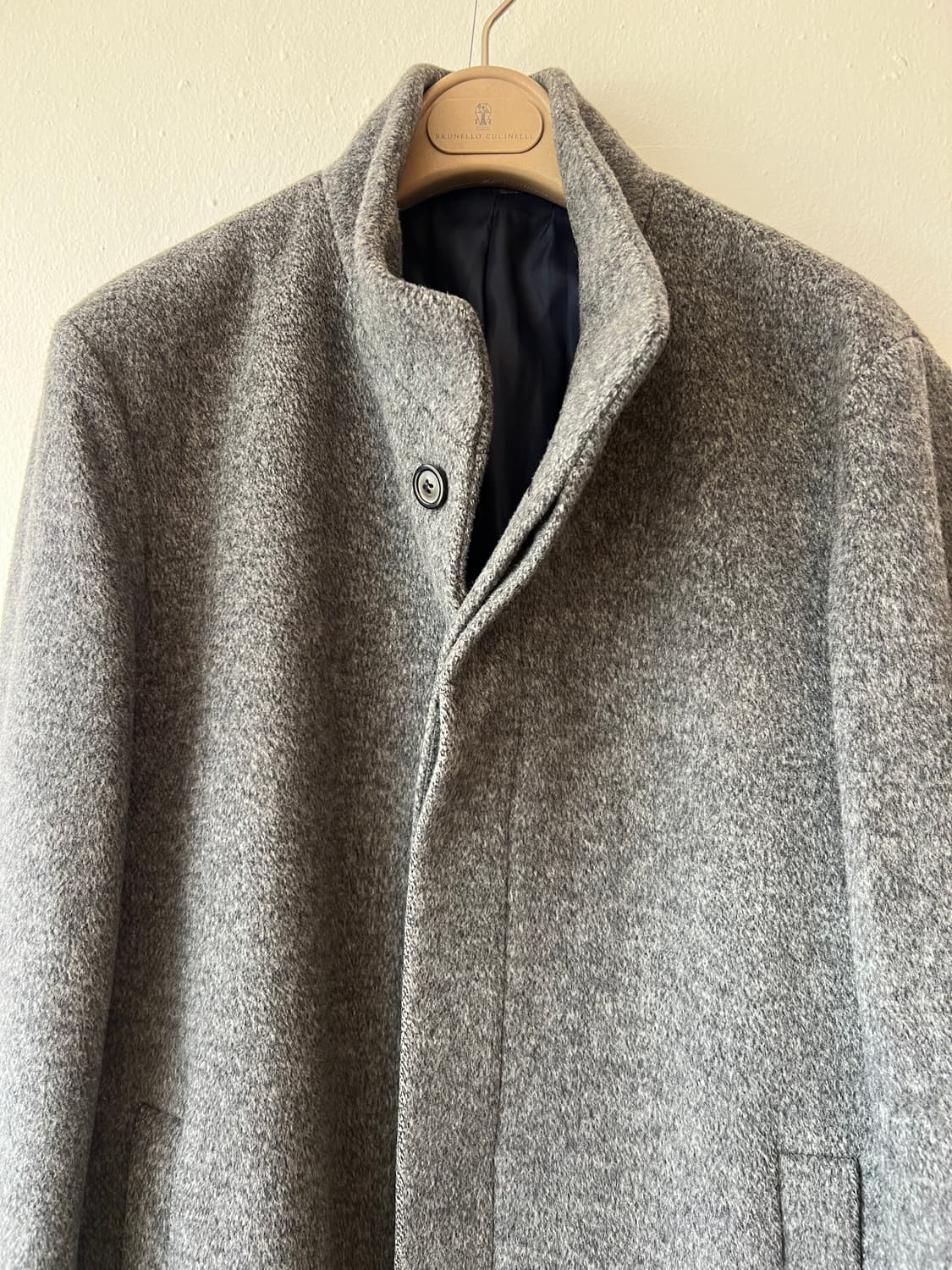 솔리드옴므 남성 그레이 울캐시미어 싱글하프코트

 상품이미지2