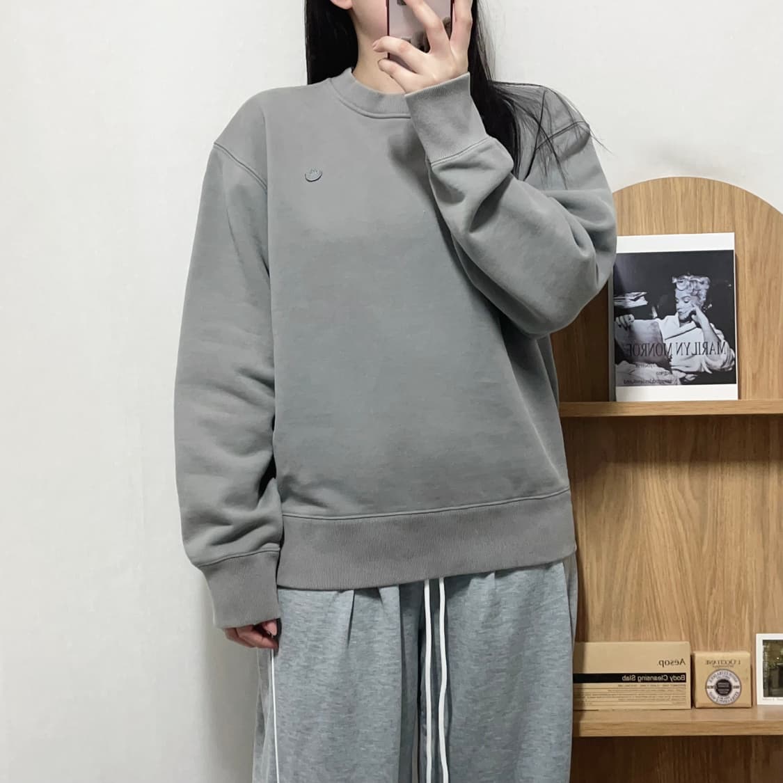 [정품] 아디다스 그레이 패치로고 기모 맨투맨 [ L ] 상품이미지3