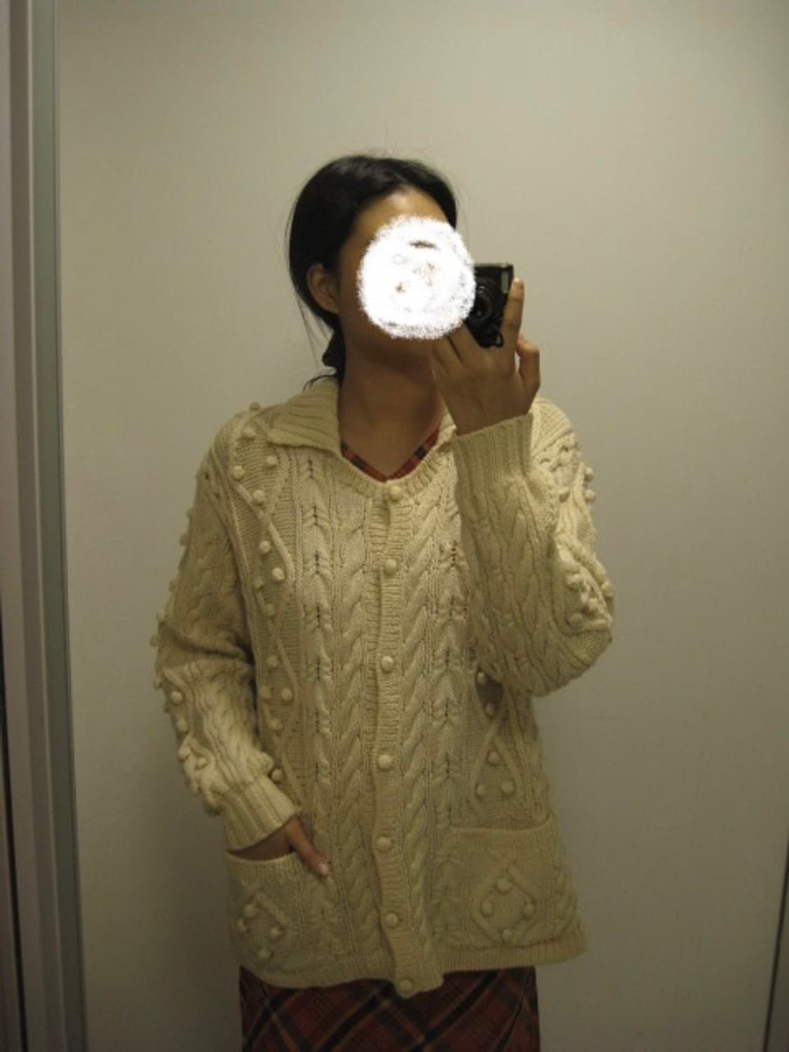 아이보리 방울 디테일 울 가디건 상품이미지4