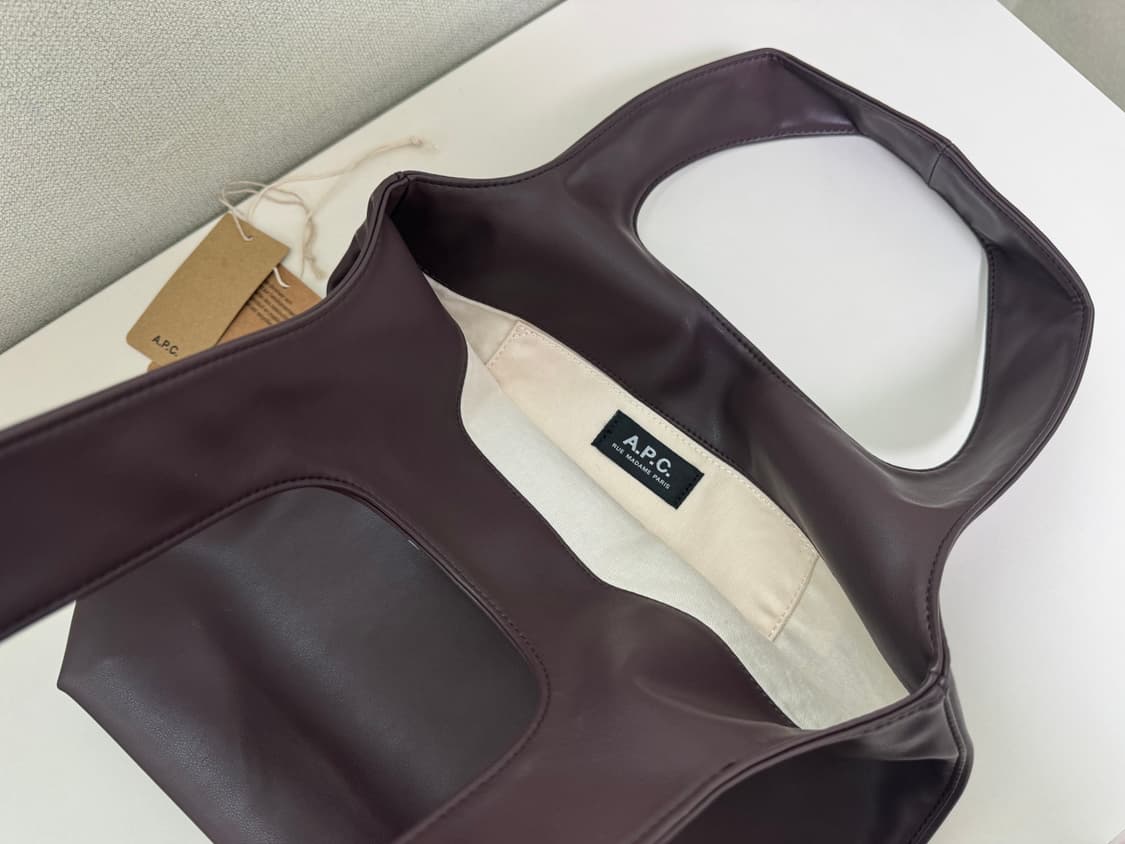 아페쎄 다크브라운 스몰 니논 로고 토트백 상품이미지5