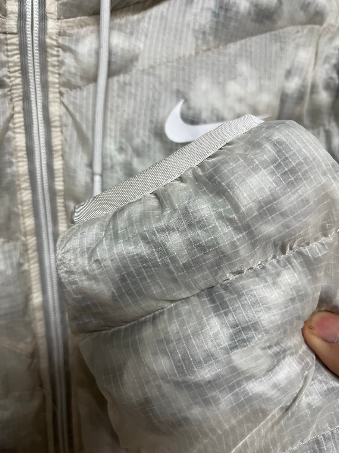 나이키 화이트  에코다운  패딩 점퍼 상품이미지3