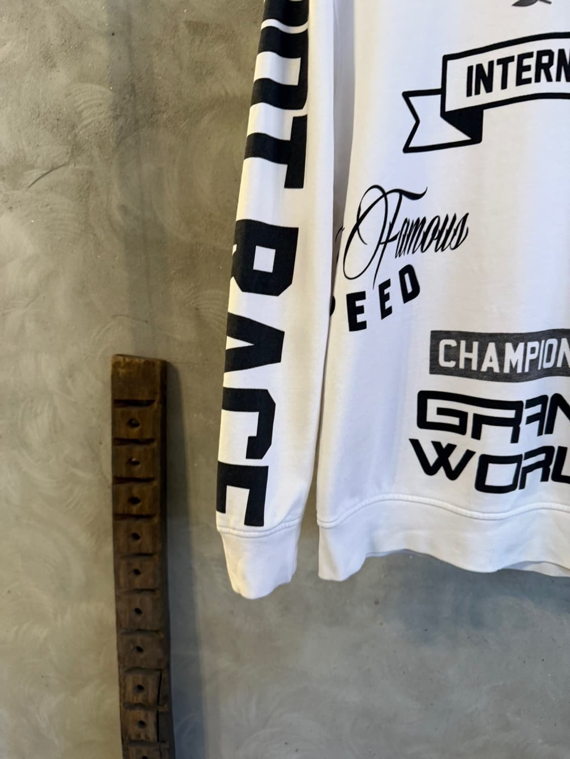 모스키노 그래픽 맨투맨 100 상품이미지5