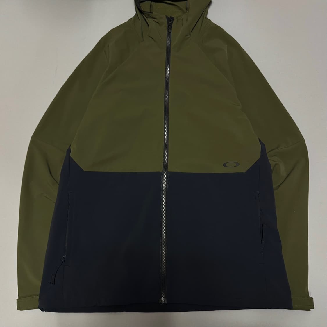 오클리(OAKLEY) 올리브 폴리아미드 엘라스테인 혼방 후드 윈드브레이커 상품이미지7