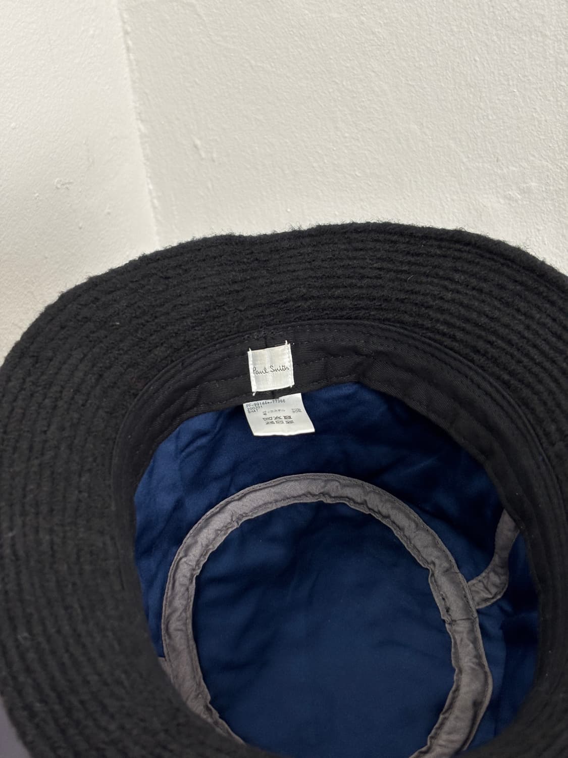 Paul Smith Black Bucket Hat 상품이미지4