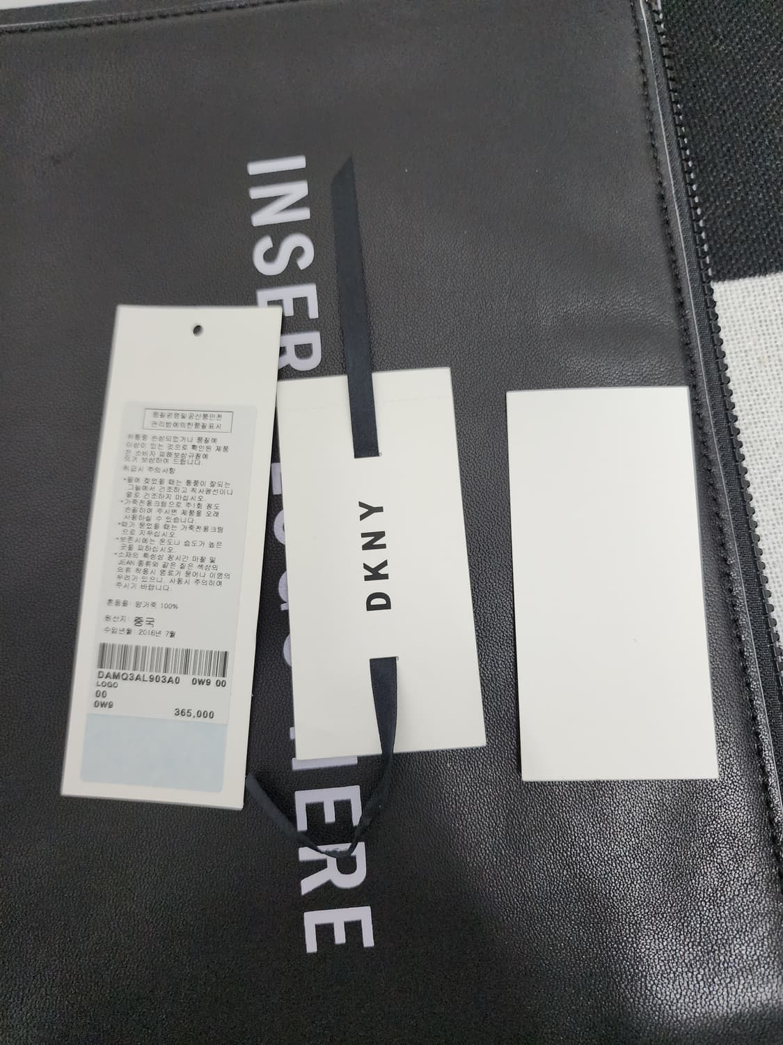 DKNY 가죽 클러치백 상품이미지6