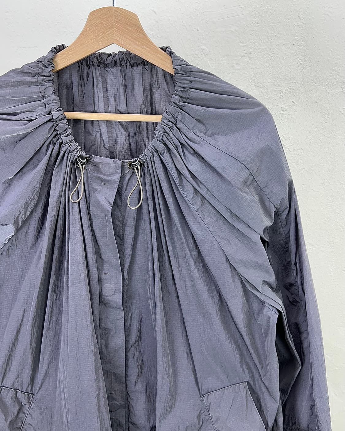 스튜디오 니콜슨 모스 그레이 네크 셔링 나일론 원피스 상품이미지3