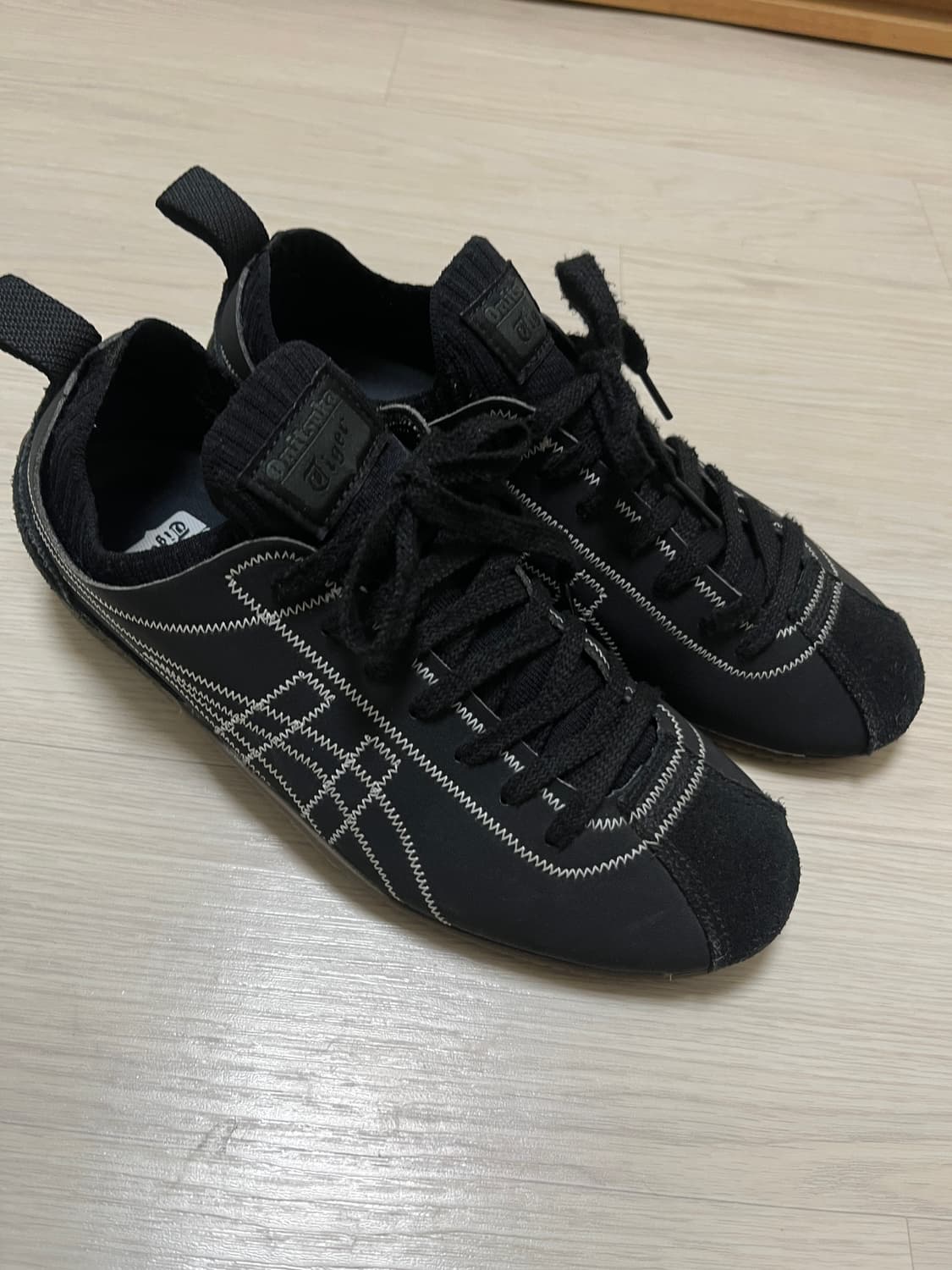 S급) 오니츠카 타이거 스크로우 블랙 240mm 상품이미지3