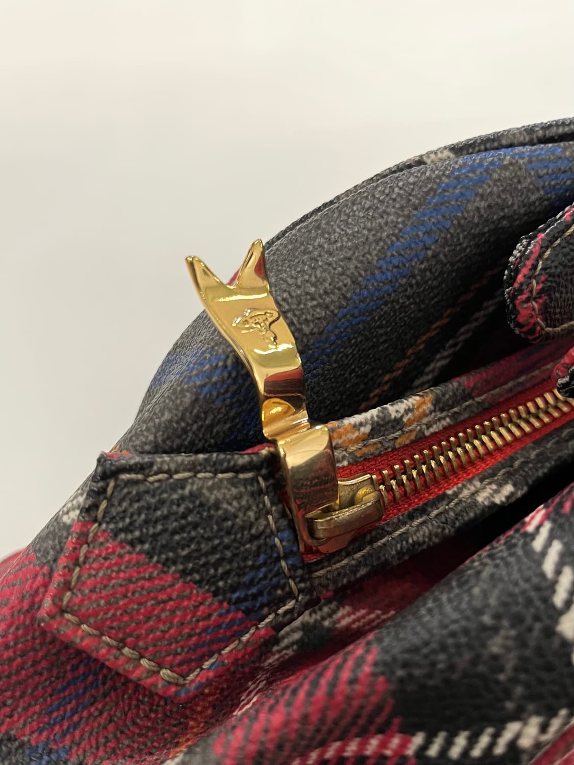 비비안웨스트우드 체크 하트 실루엣 백 상품이미지5