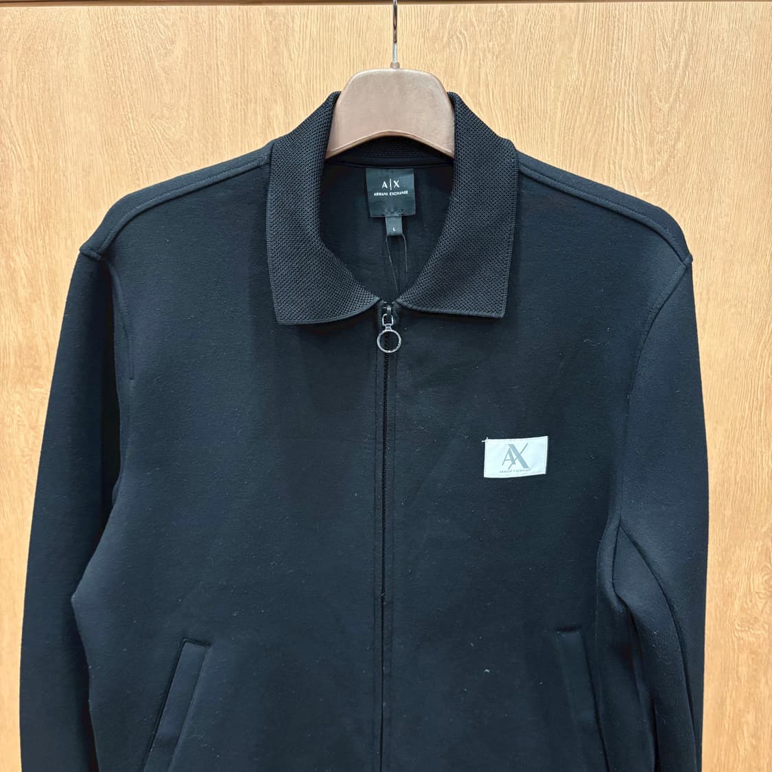 아르마니 익스체인지 카라 자켓 로고 패치 메시 배색 카라 디테일 블랙 상품이미지4