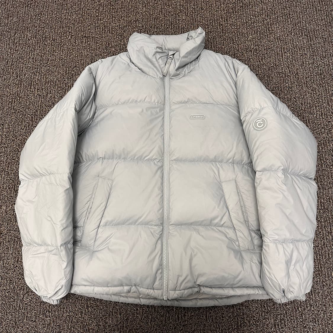 커버낫 C로고 푸퍼 덕다운 패딩 라이트그레이 95(M) 상품이미지1