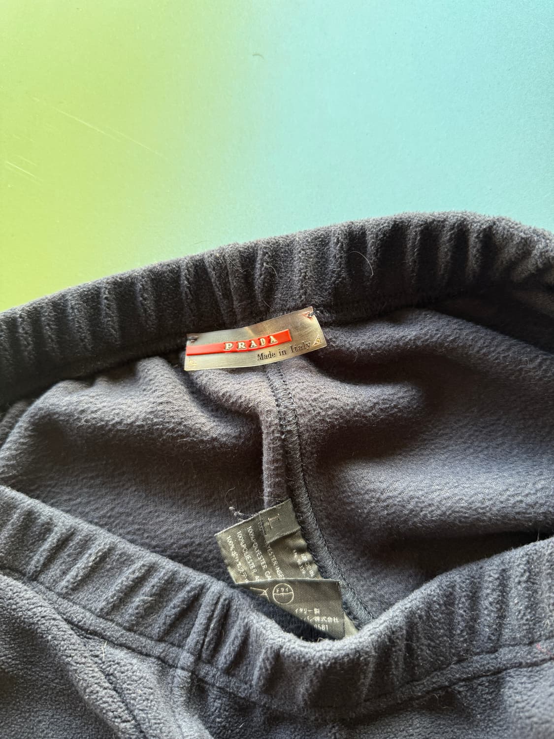 99aw 프라다 스포츠 플리스 팬츠 상품이미지4