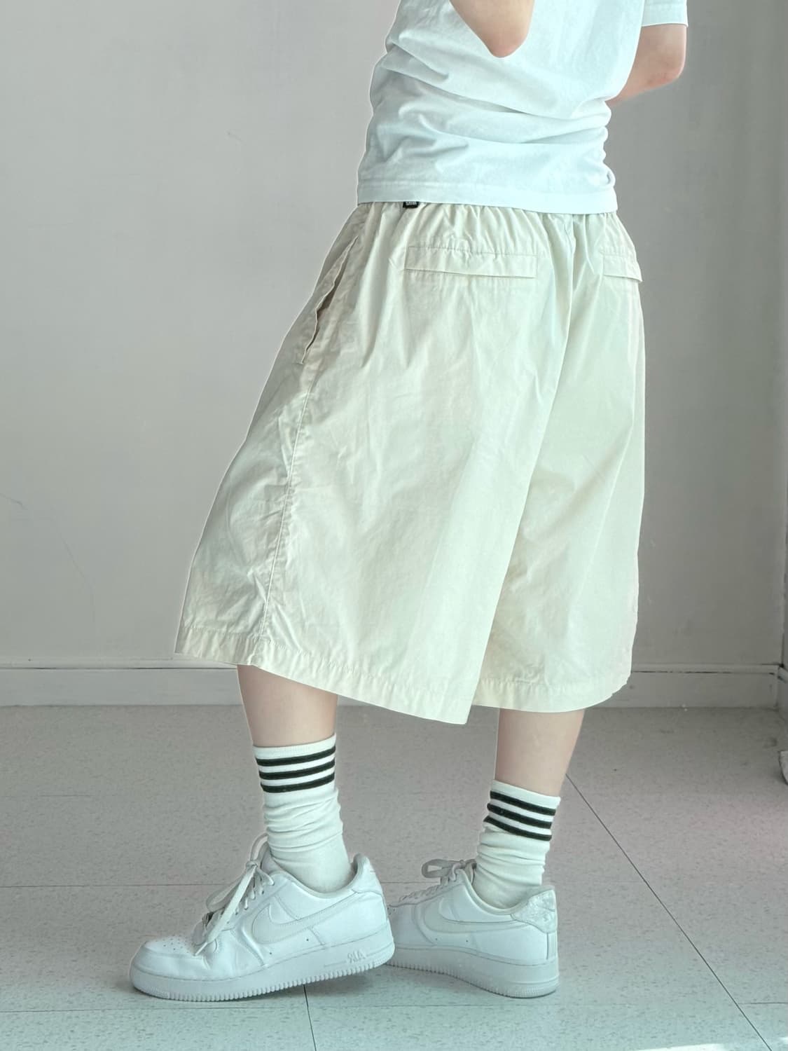 나이키 아이보리 반바지 상품이미지3