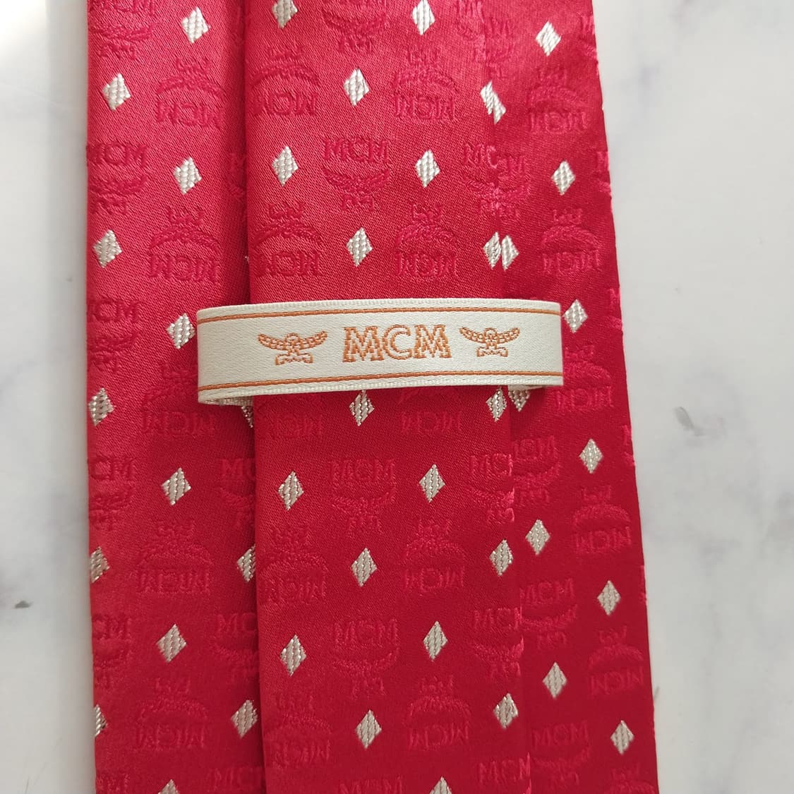 엠씨엠 실크 레드 로고 자카드 넥타이 9cm A+등급 K2083
 상품이미지10
