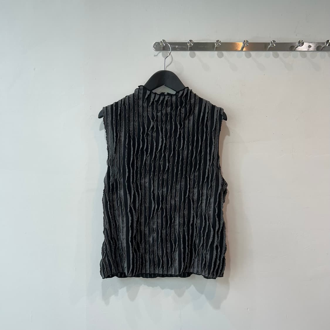 플리츠 러플 디테일 슬리브리스 상품이미지1