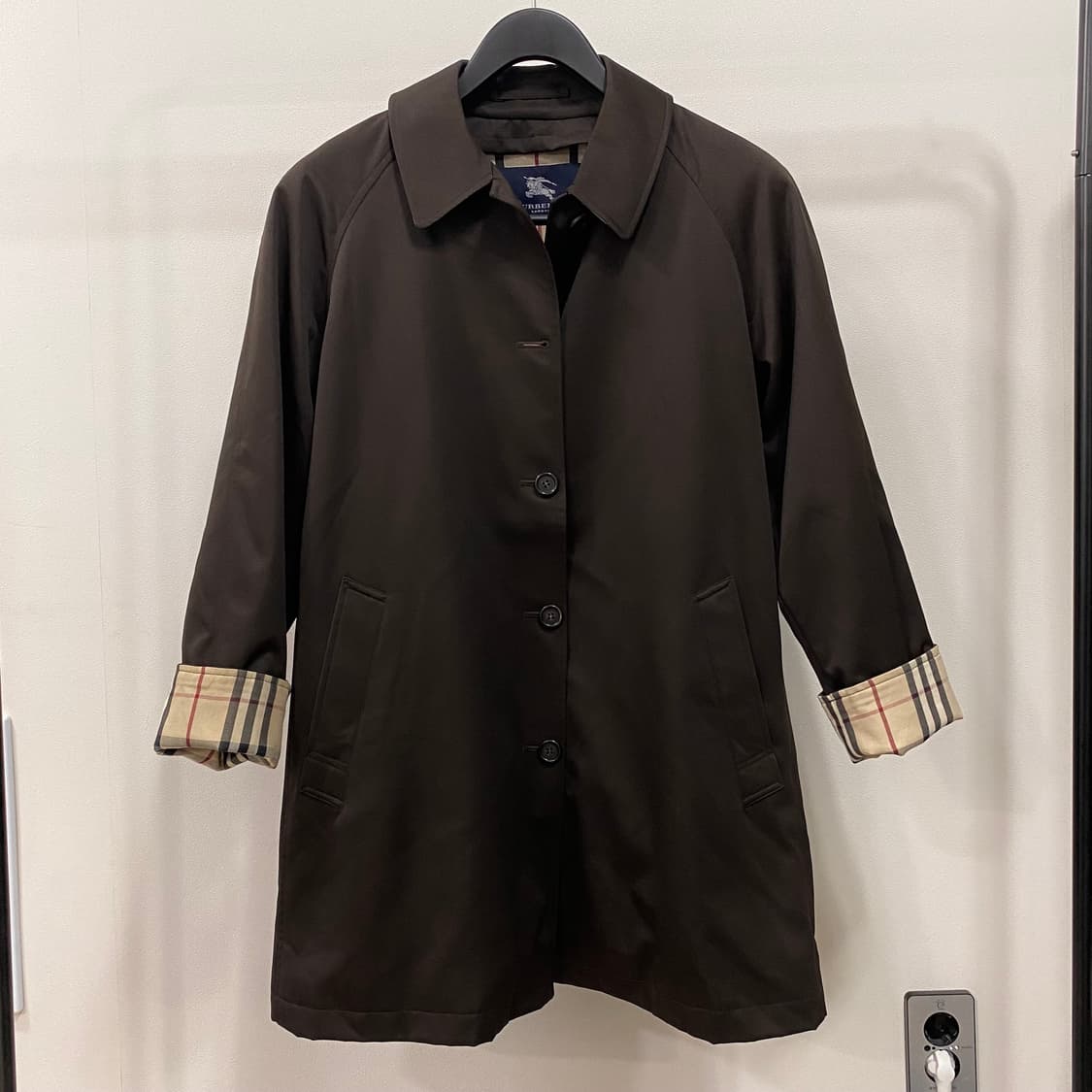 버버리 노바체크 디테일 폴리쉘 코트 매장판 상품이미지1