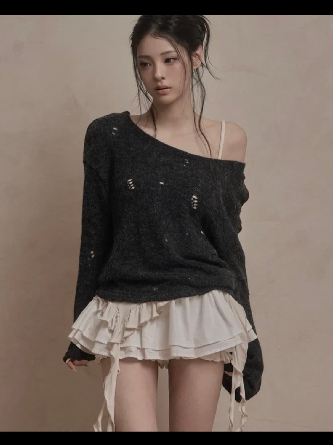 카키포인트 데미지 펀칭 니트 차콜 Damage Punching Knit 상품이미지1