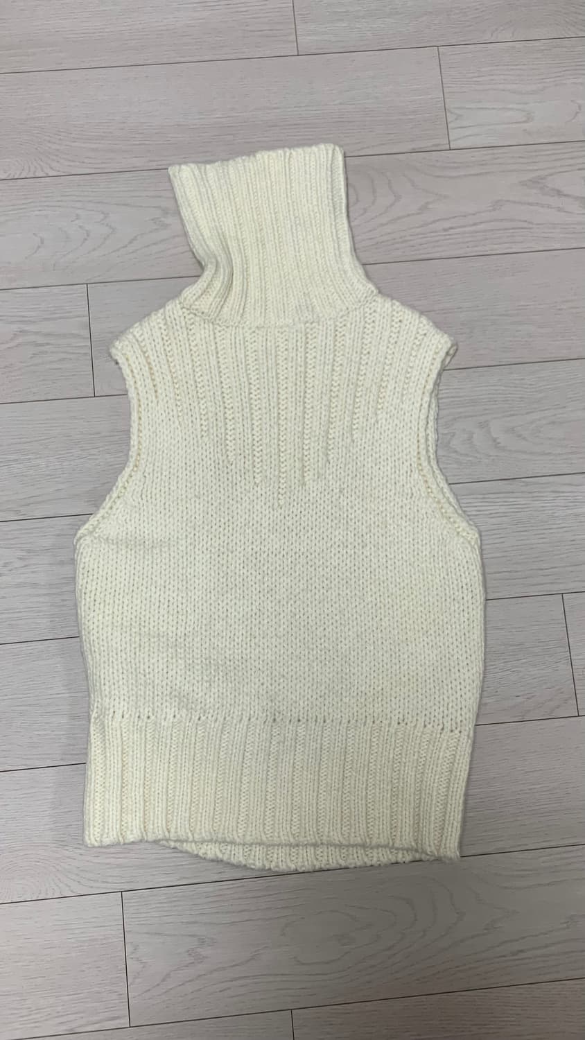 마크들리 하이넥 니트 슬리브리스 베스트 상품이미지1