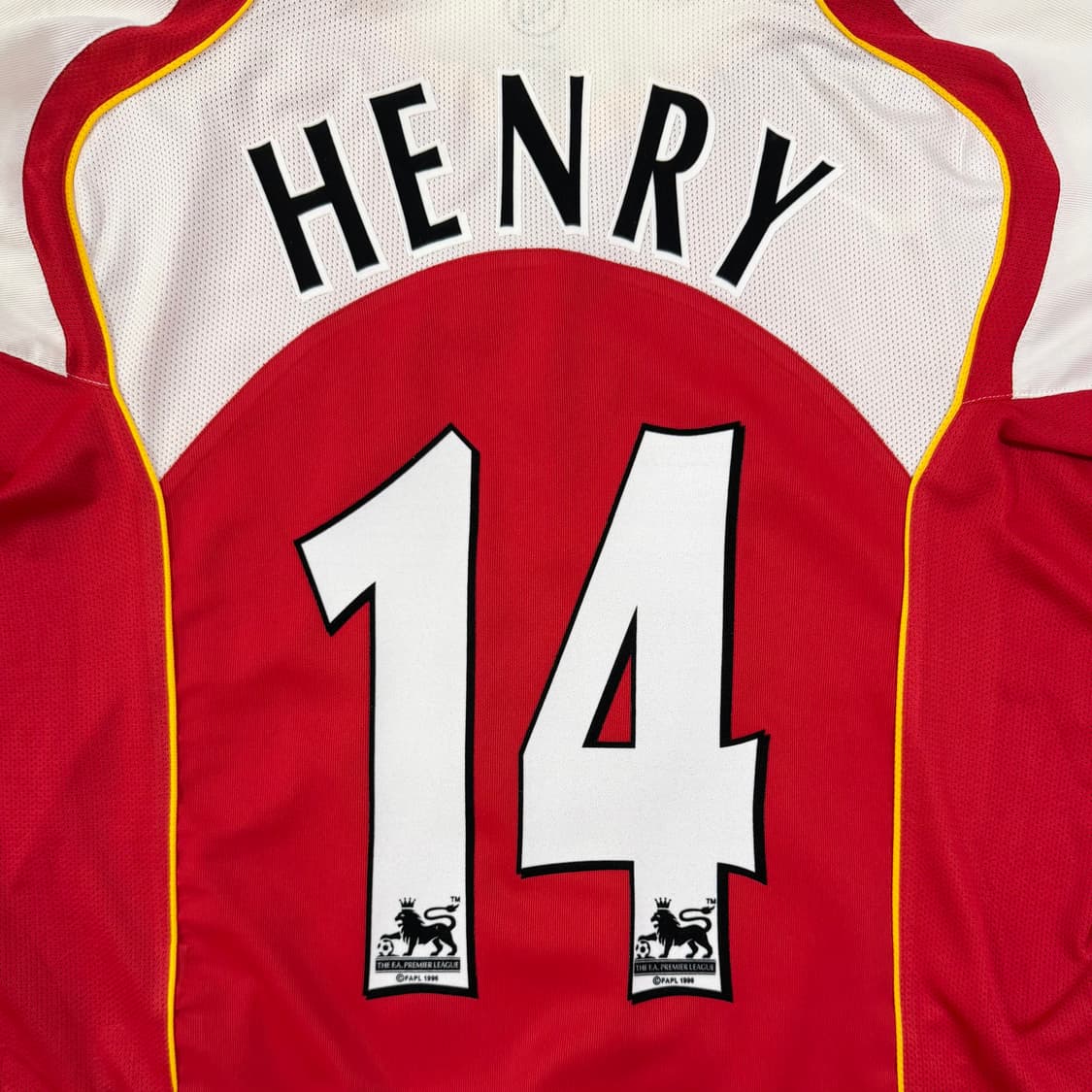 04-05 아스날 홈 앙리 유니폼 상품이미지2