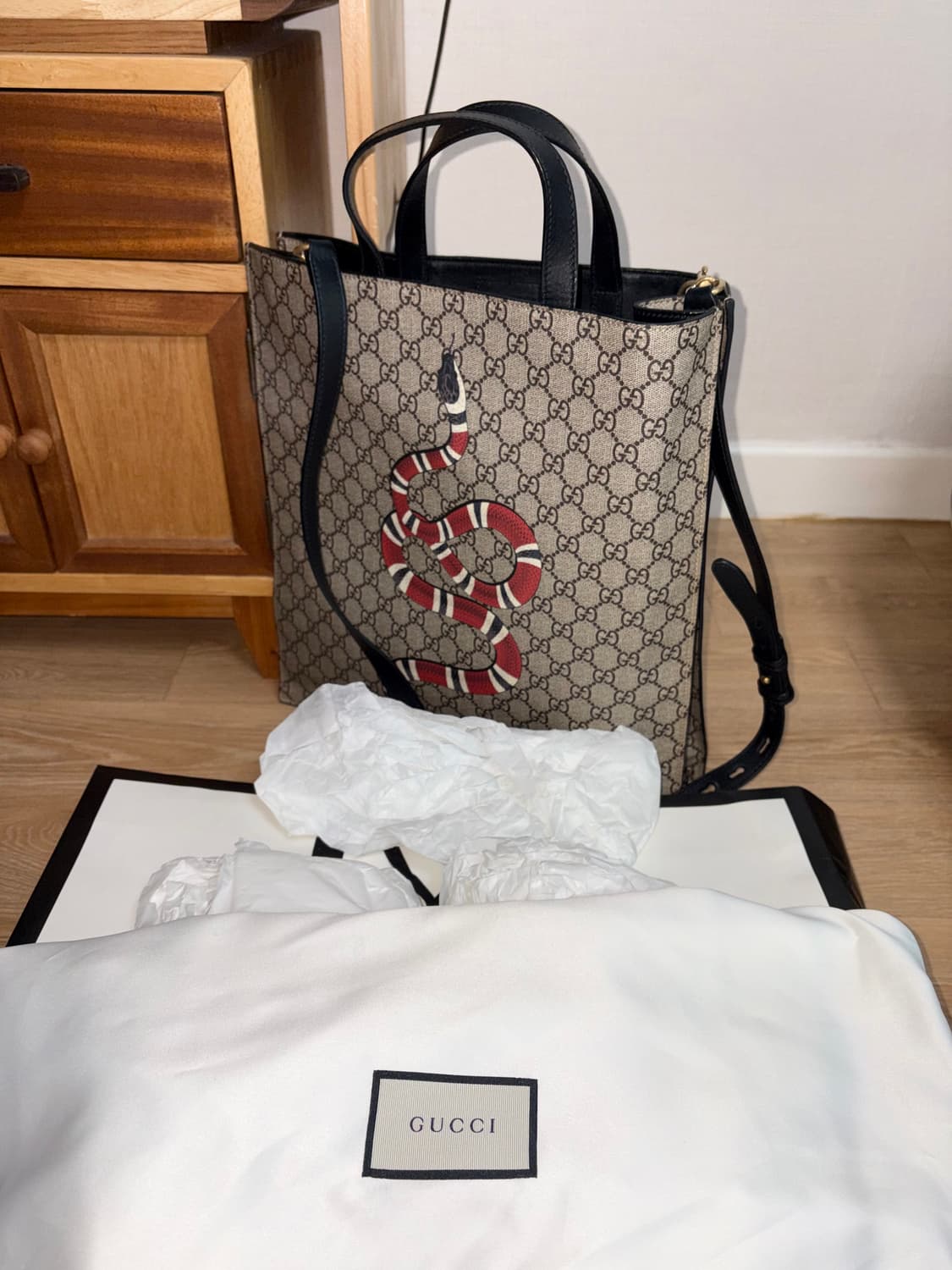 Gucci GG Supreme Kingsnake Tote Bag 상품이미지7