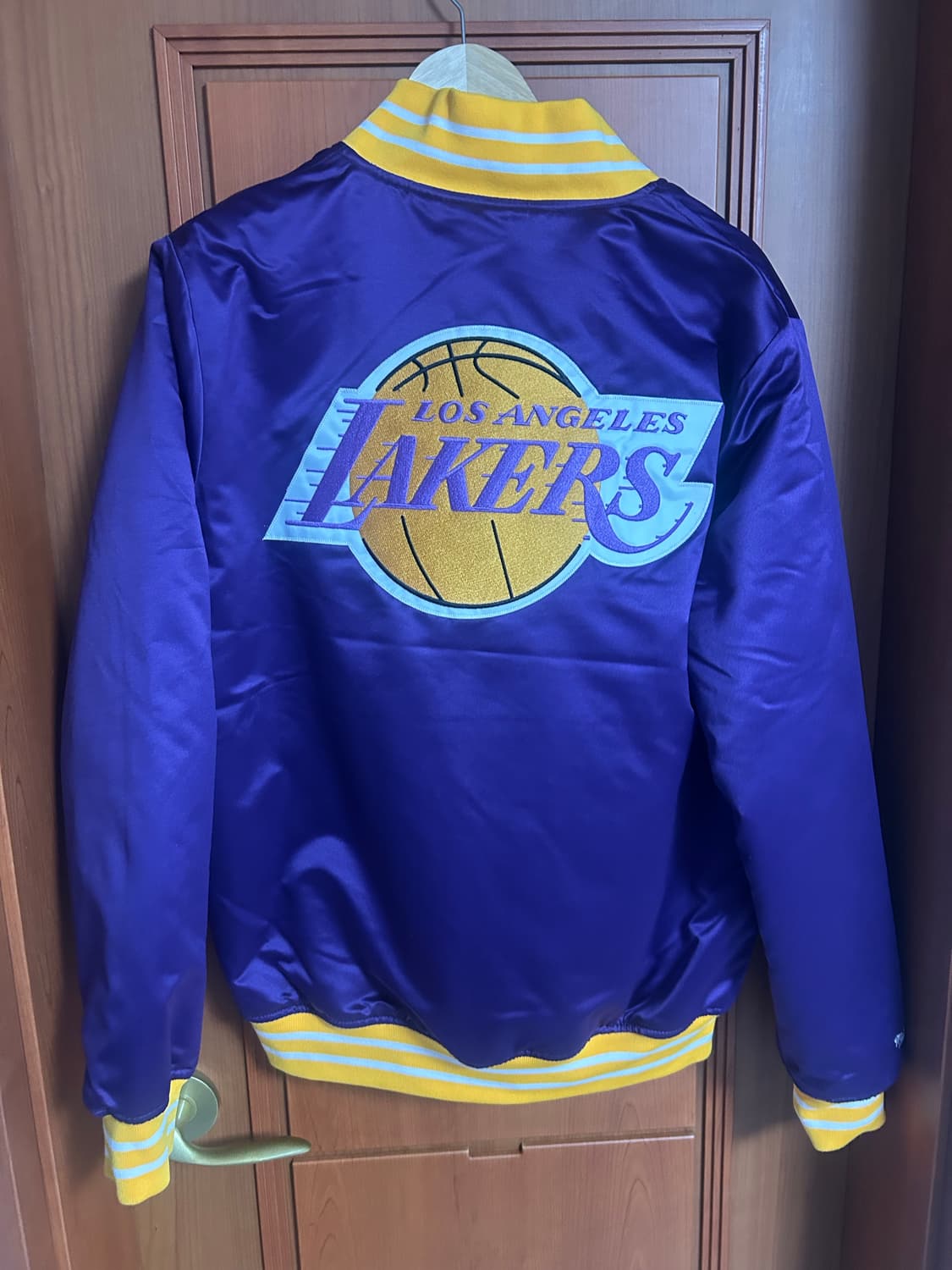 LA 레이커스 봄버 자켓 상품이미지2