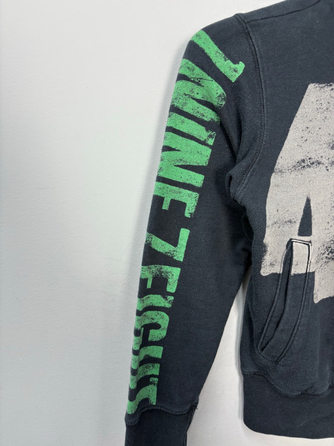 디젤 펑크 빅로고 크롭 스웻집업재킷 A2432 상품이미지3