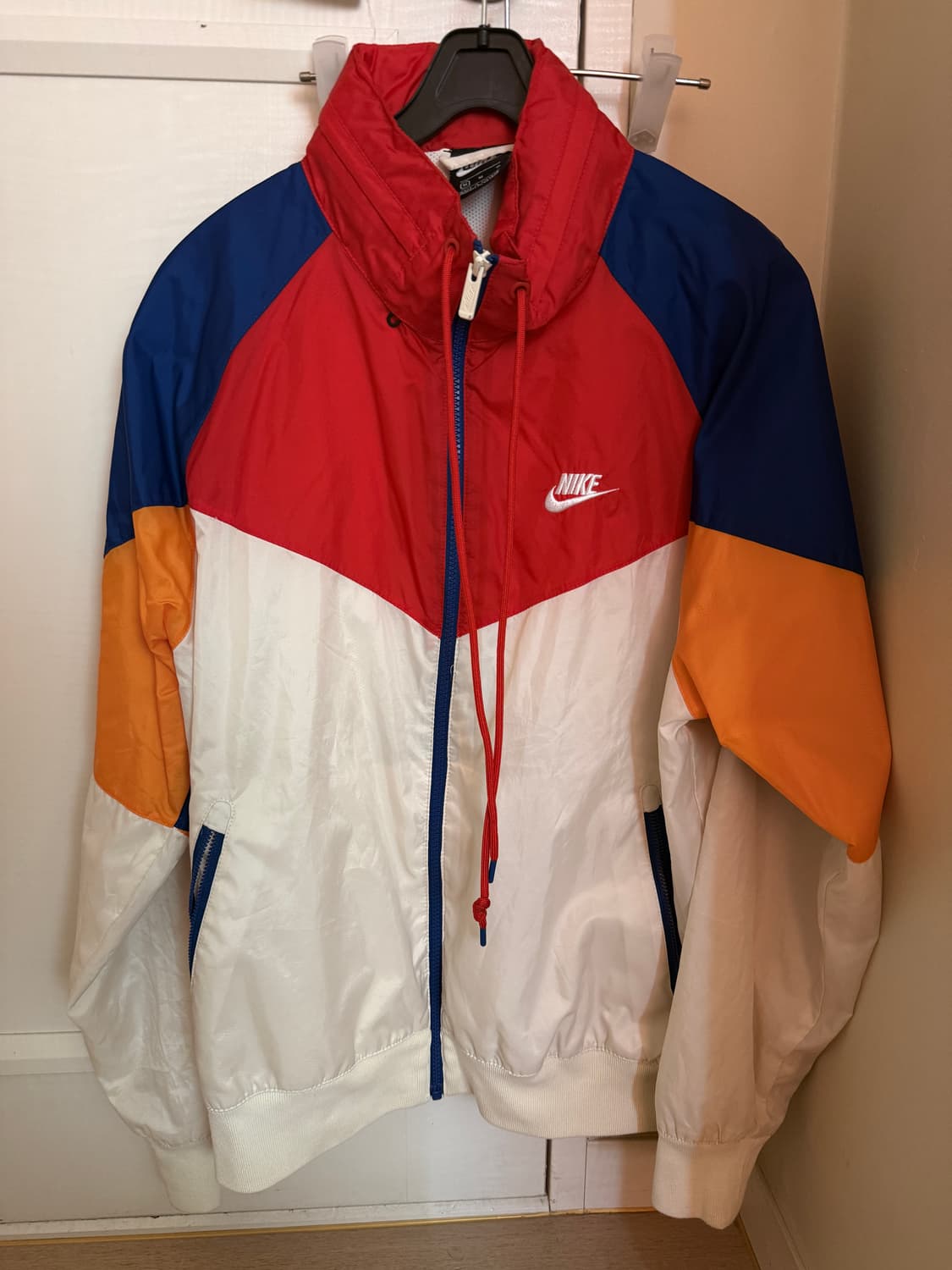 나이키 원드러너 스우시 바람막이 상품이미지1