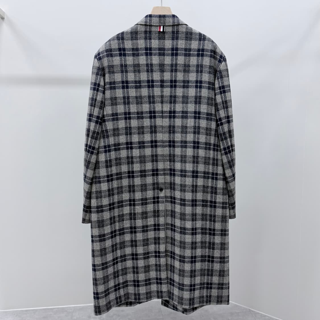 [S급/5] 톰브라운 타탄 체크 브러쉬드 울 코트 자켓 그레이 상품이미지4