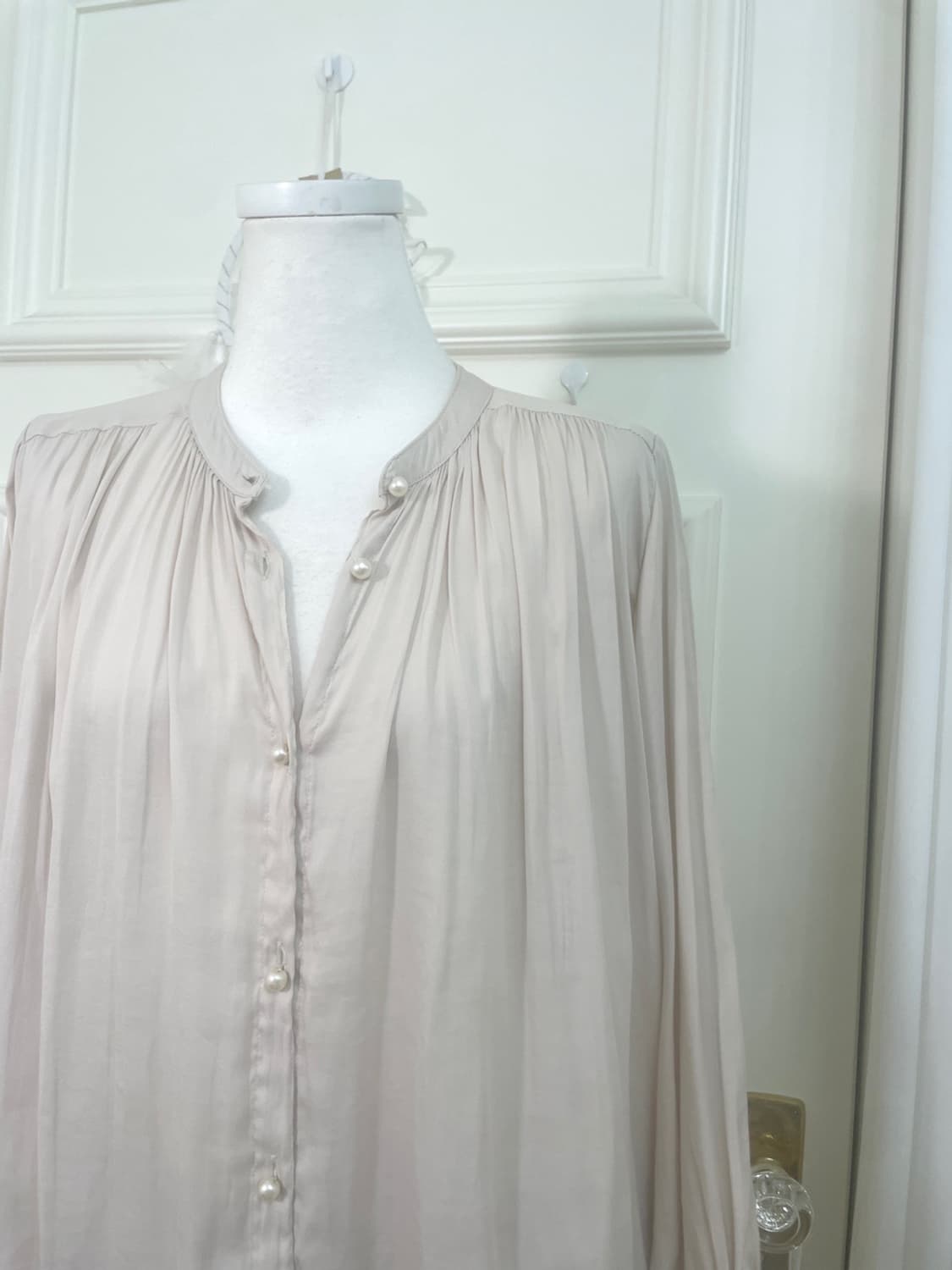 beigegray shirring pearl button feminine 상품이미지6