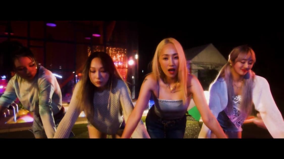 Yuse 유즈 프린트 데님 튜브탑 슬리브리스크롭연청프린팅포켓로고셋업중청청 상품이미지6