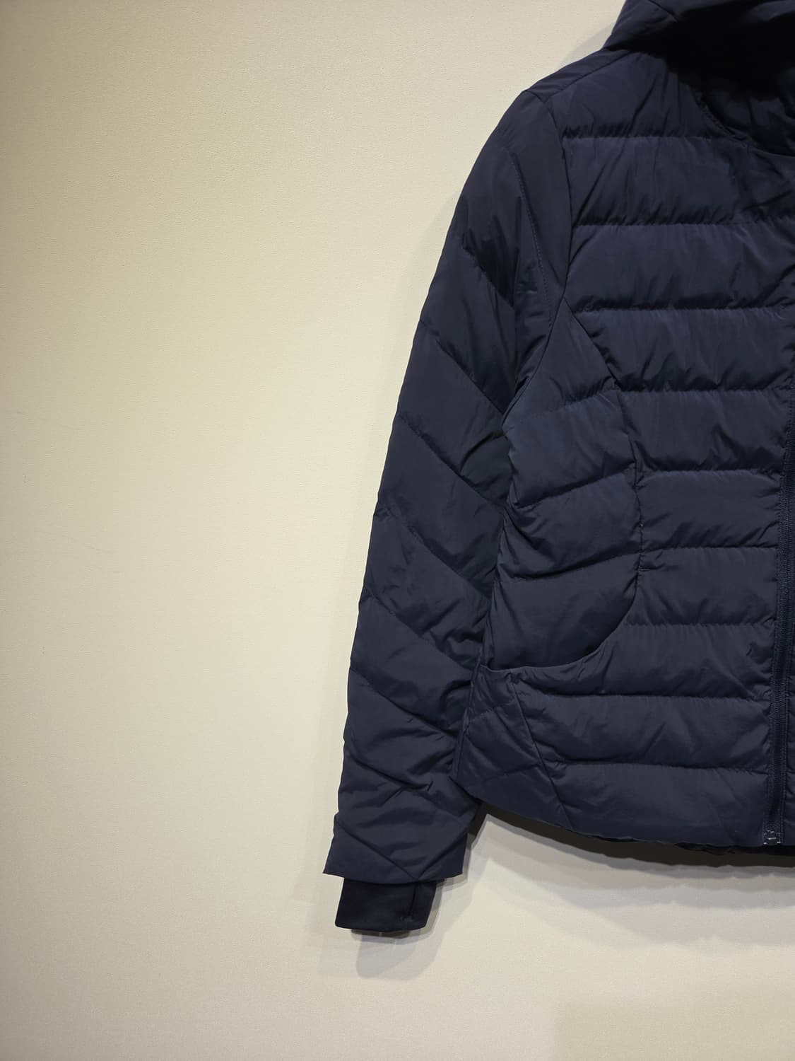 안다르(andar) 올데이 구스다운 슬림핏 패딩 상품이미지4