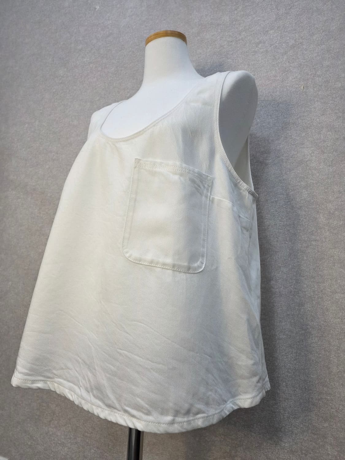 마시모두띠 슬리브리스 포켓 탑 나시 Massimo Dutti 상품이미지6