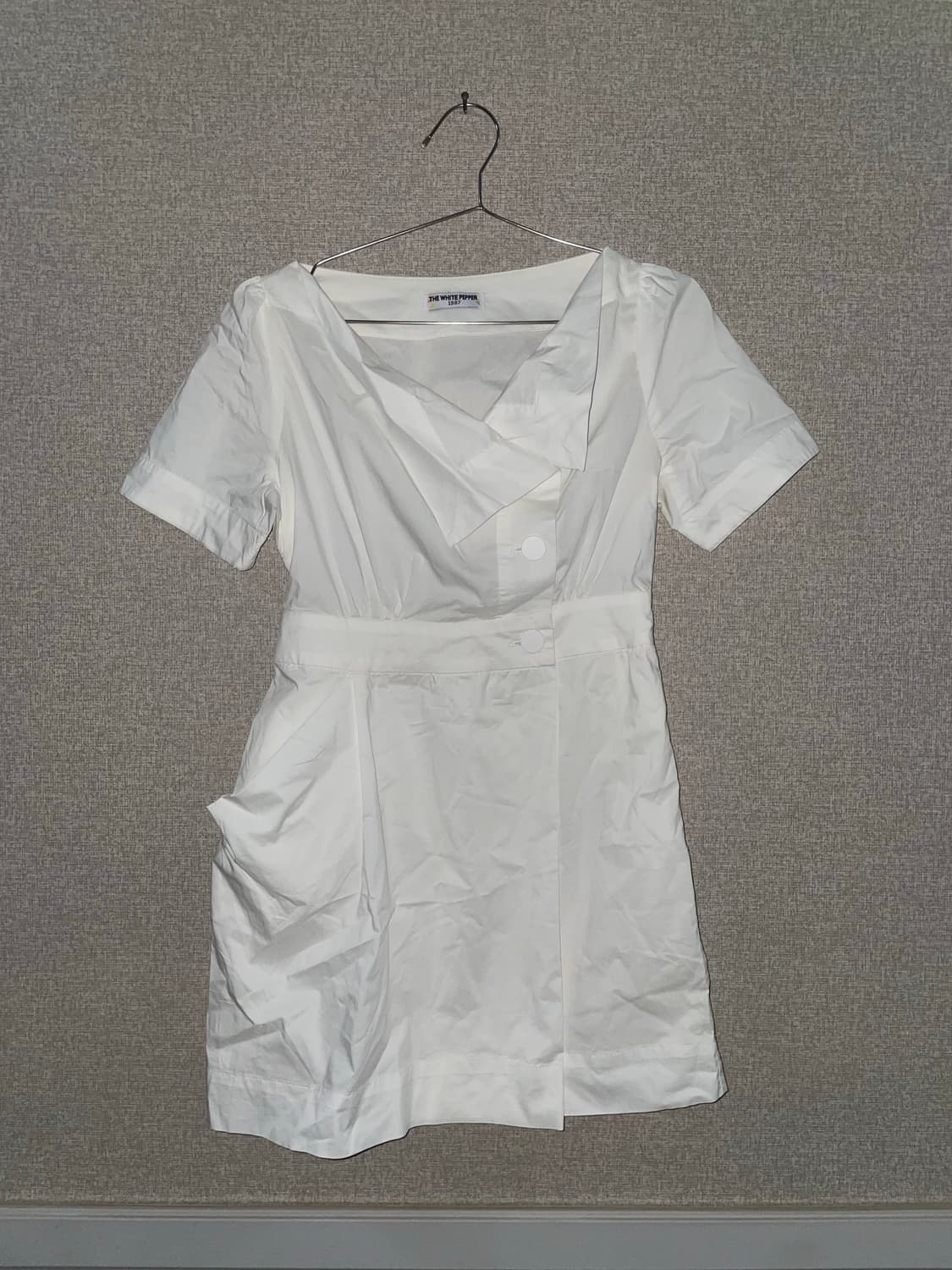 화이트 미니 랩 원피스 상품이미지1