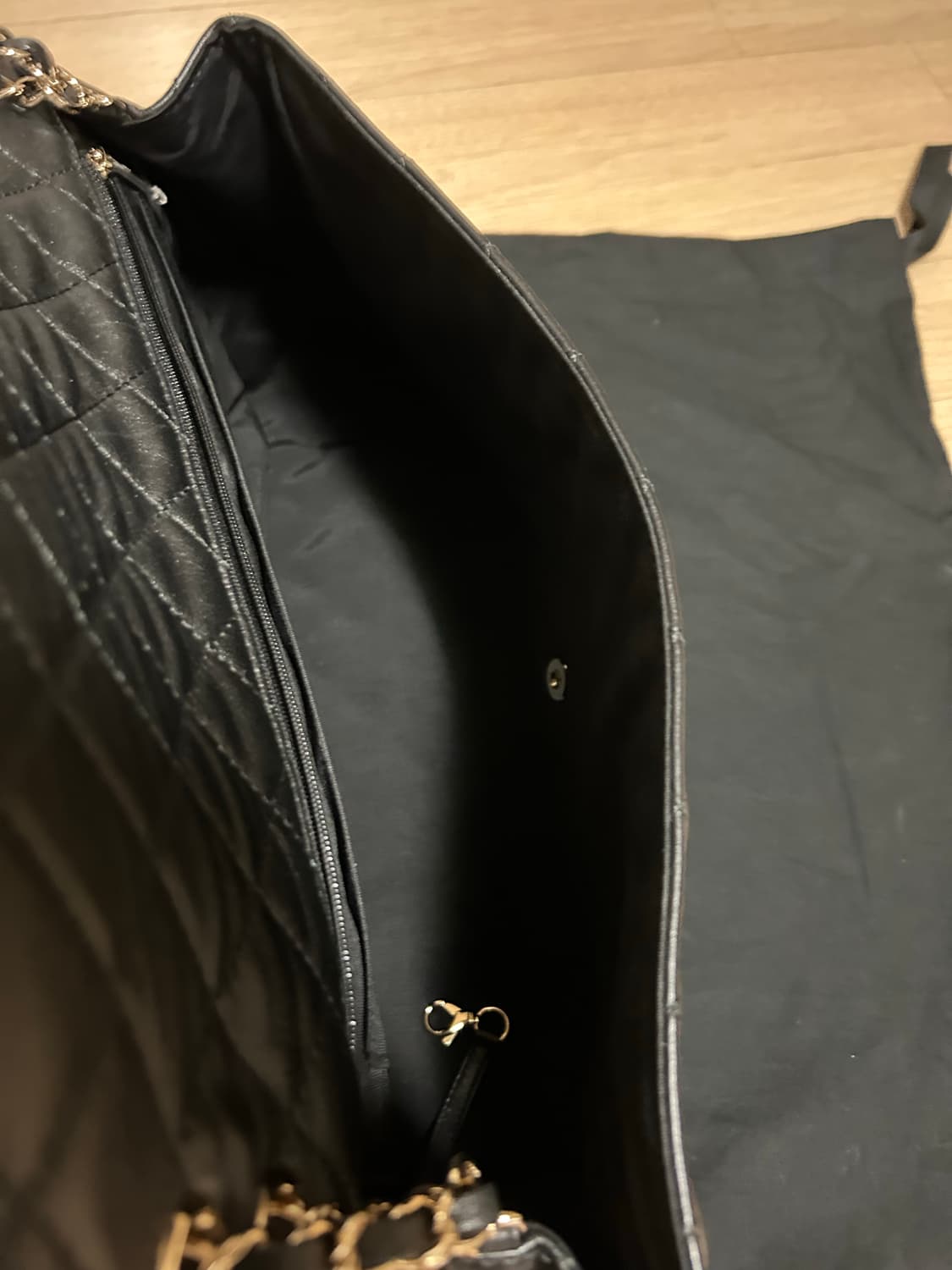 Chanel flap bag black 상품이미지5