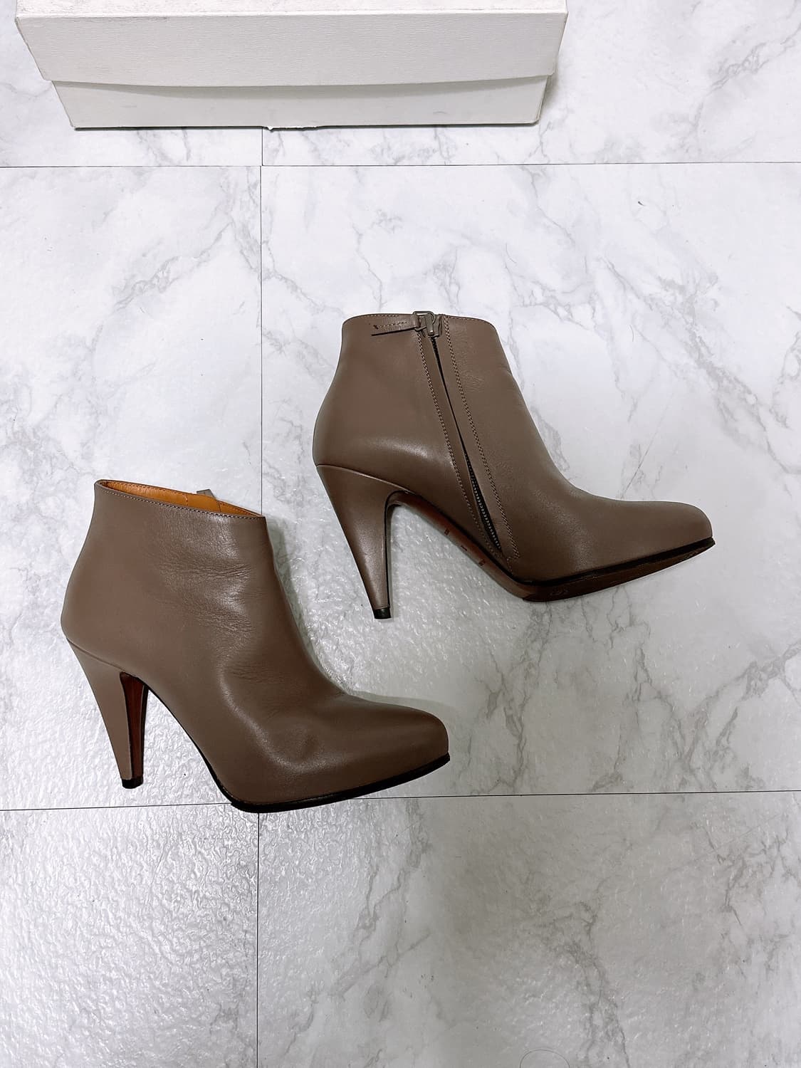 발렌시아가 가죽 앵클부츠  상품이미지3