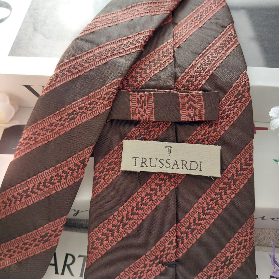 트루사르디 실크 브라운 스트라이프 넥타이 9.2cm A+등급 K1317
 상품이미지6