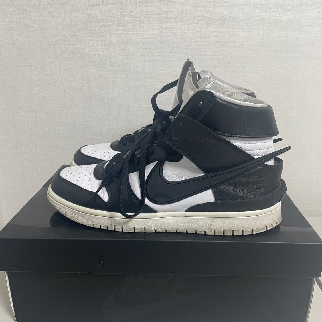 나이키 앰부쉬 덩크 하이 블랙 270 상품이미지1