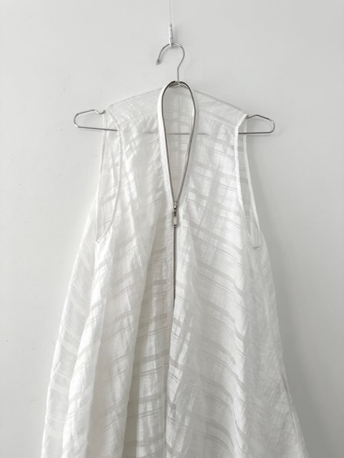DEMOO PARKCHOONMOO zip detail sheer vest 상품이미지2