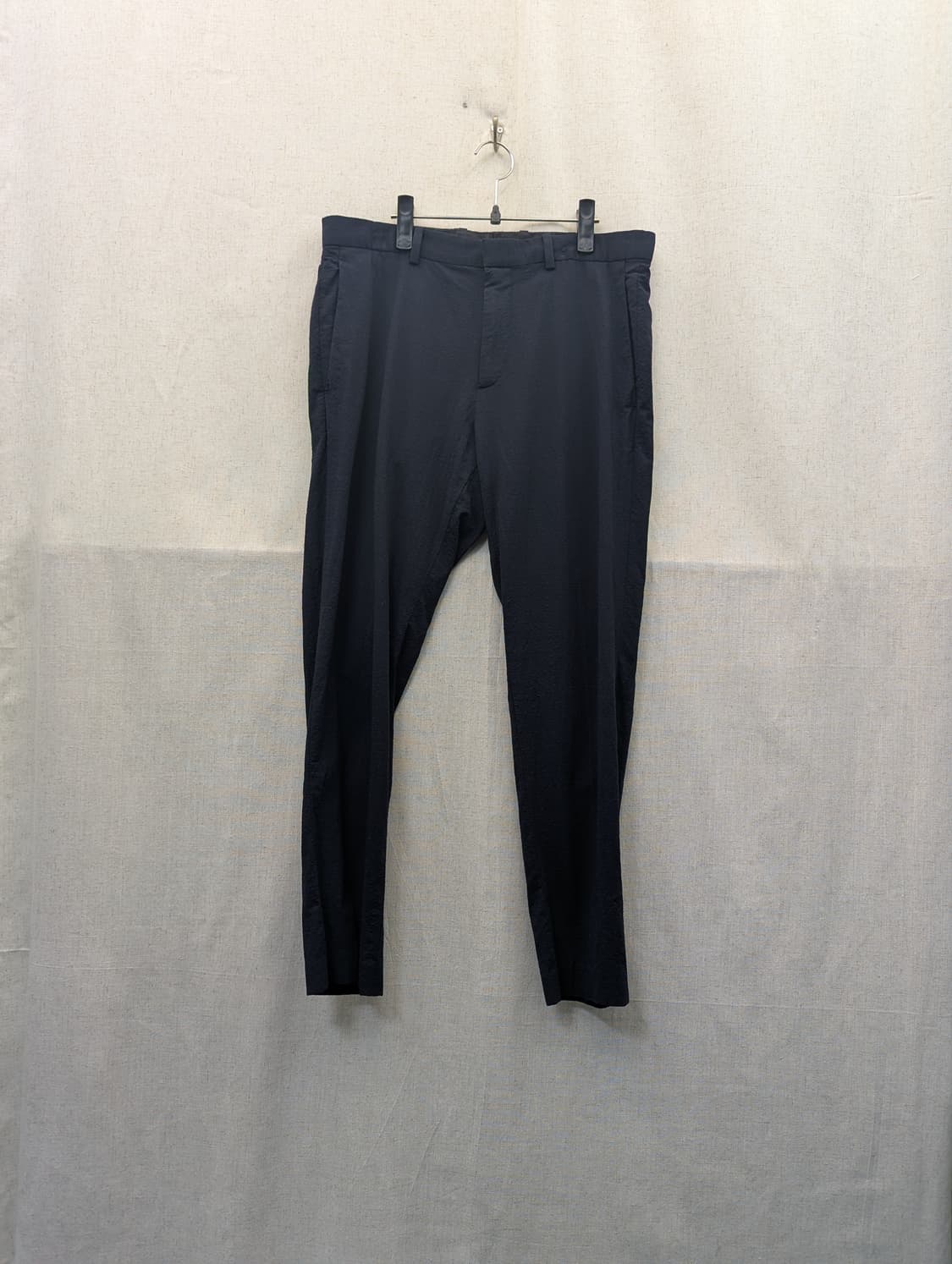 theory 네이비 색상 남성용 긴바지 상품이미지1