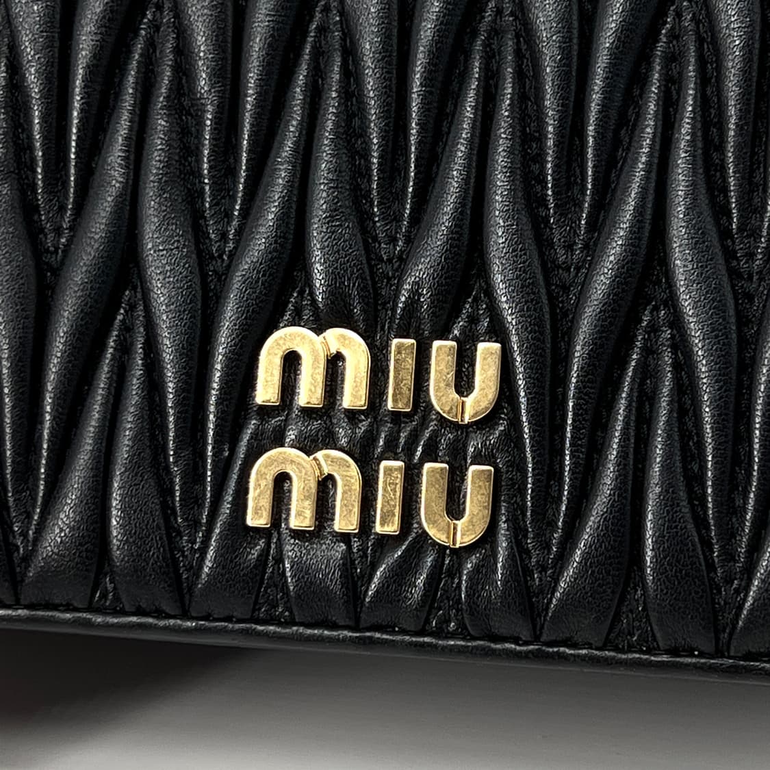 [감정완료] 미우미우 마테라쎄 체인 숄더백 블랙 상품이미지5