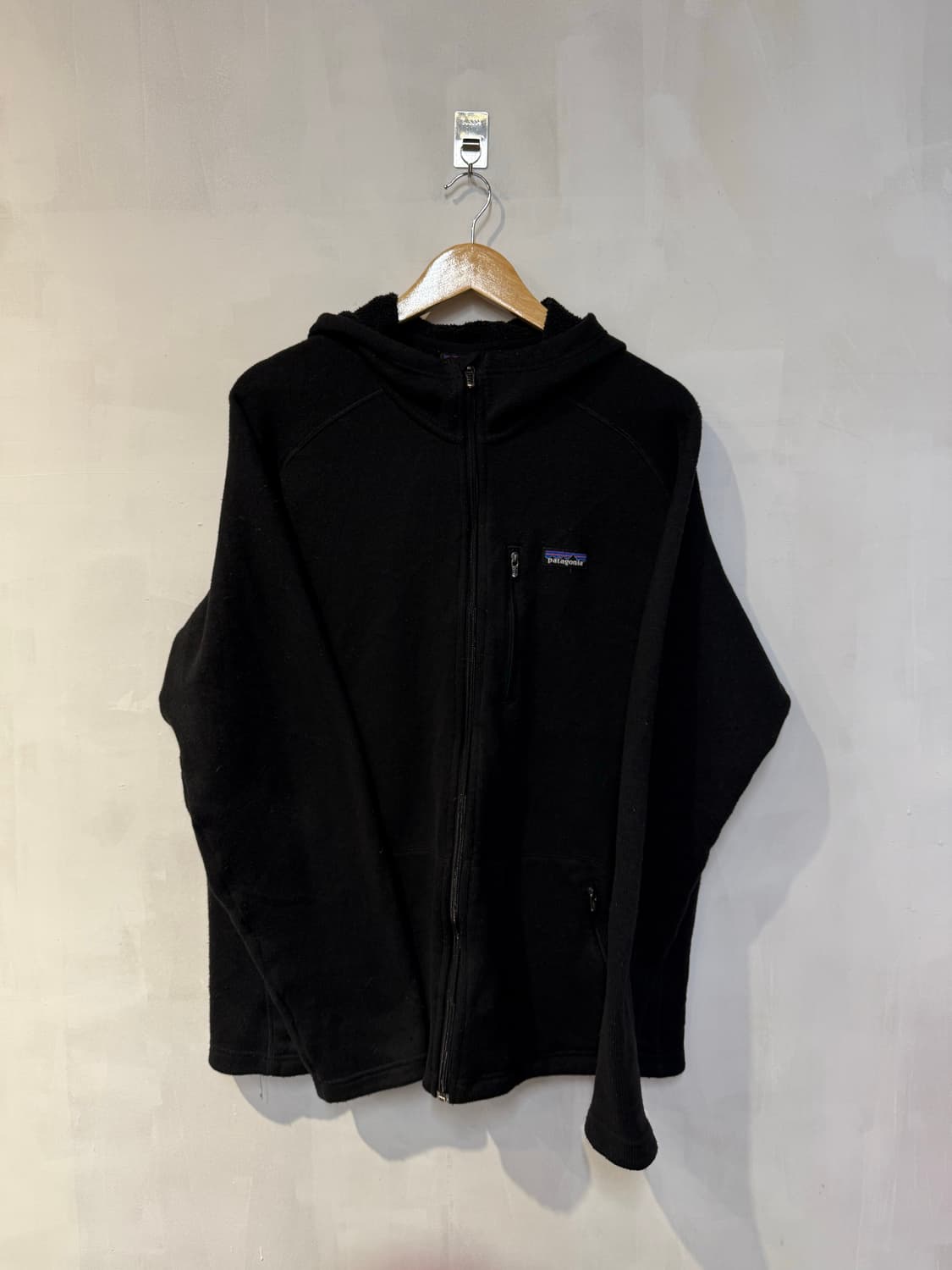 파타고니아 블랙 플리스 후드집업 상품이미지1