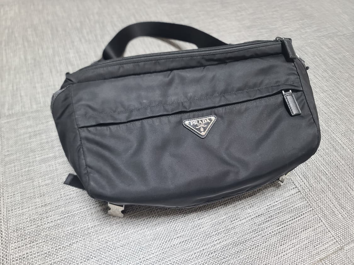 프라다 바이커백 라지 2vh991 메신저백 크로스백 상품이미지1