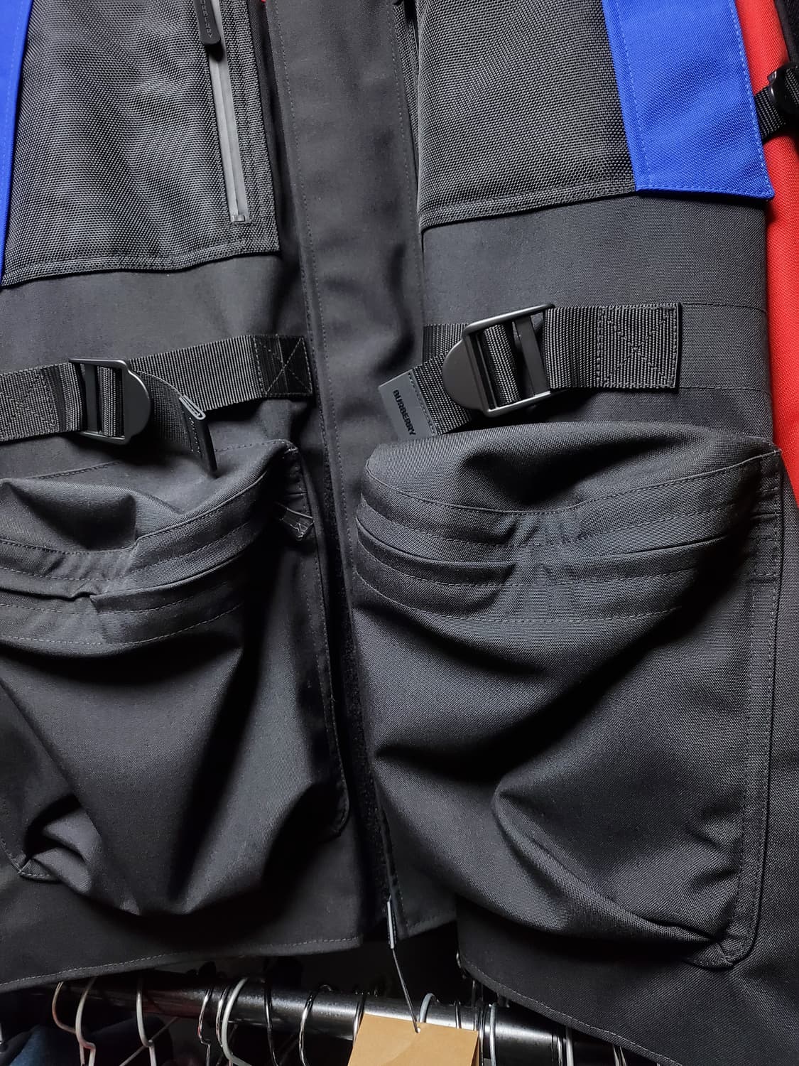 버버리 익스클루시브 멀티포켓 다운파카 상품이미지3