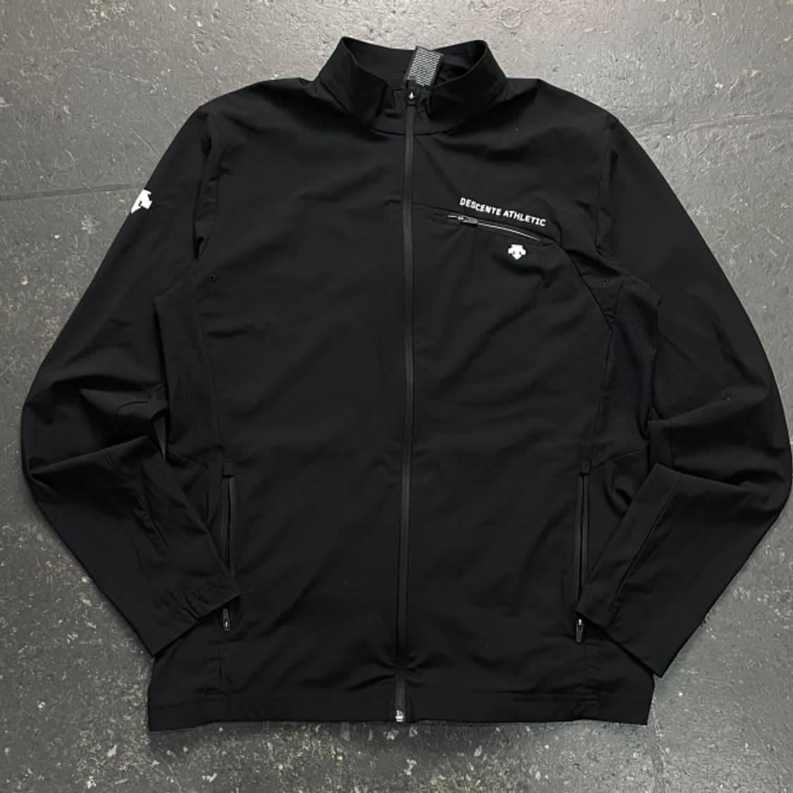 100 데상트 집업 상품이미지1