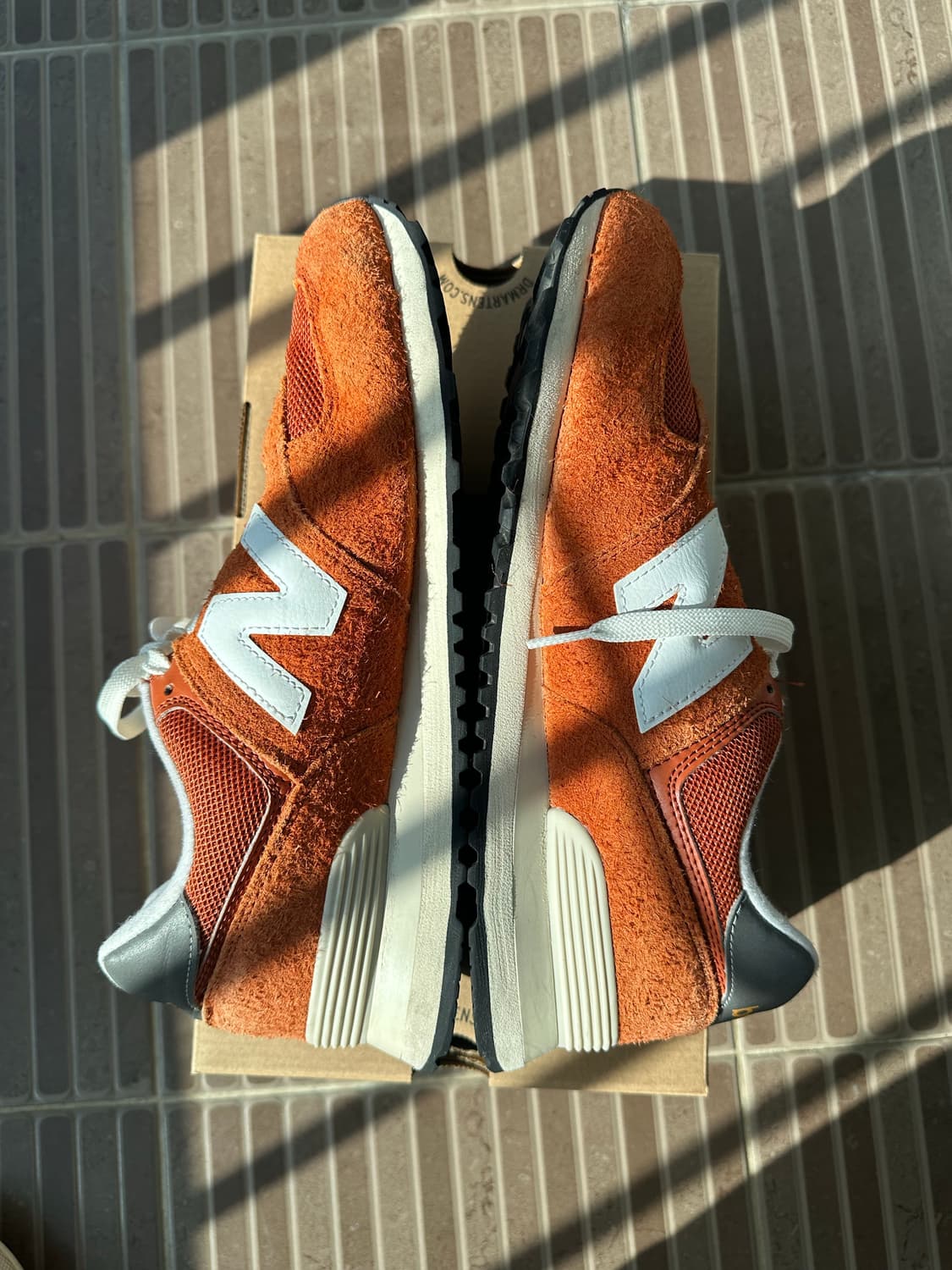 뉴발란스 574 헤리티지 오렌지 버스트 화이트 275 사이즈 상품이미지6