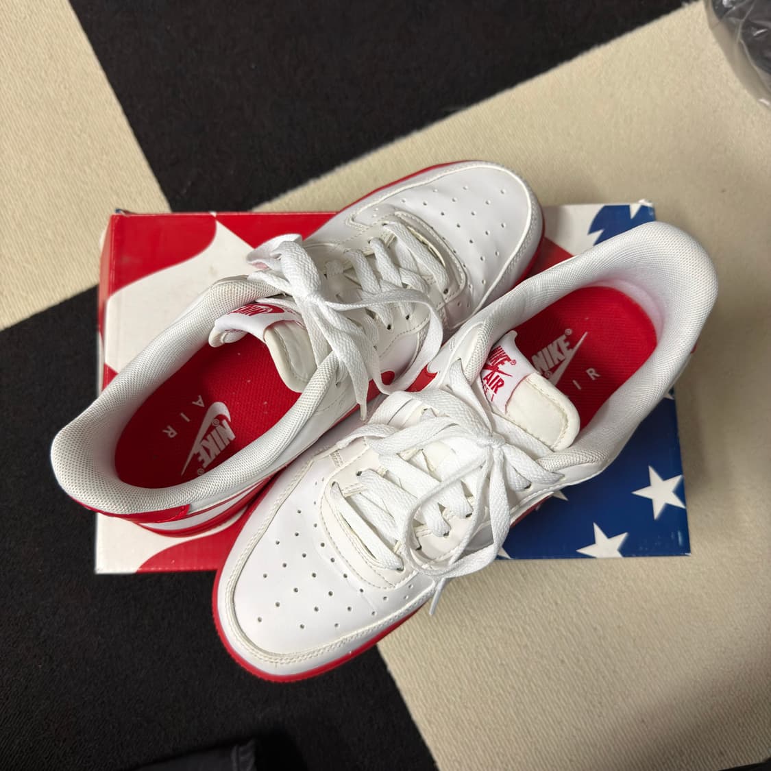 나이키 에어포스 1 상품이미지1