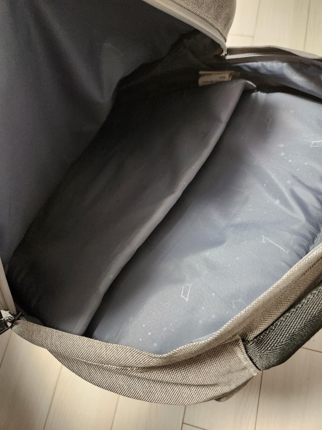 내셔널지오그래픽 DAY PACK 데이팩 노트북 백팩

사용감 거의 없어요 상품이미지8