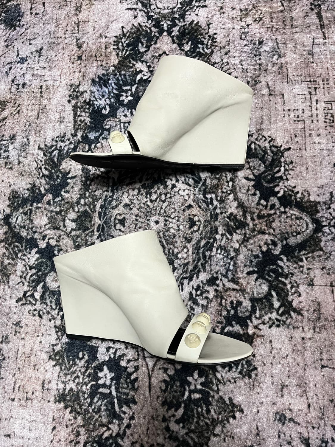 발렌시아가 아카이브 아레나 스터드 웨지 오픈토 힐 235 상품이미지4