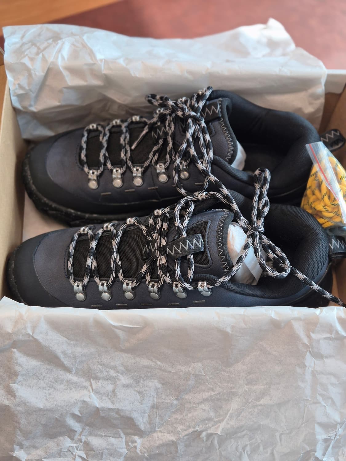 새상품  260 호카토르 서밋 블랙  상품이미지2