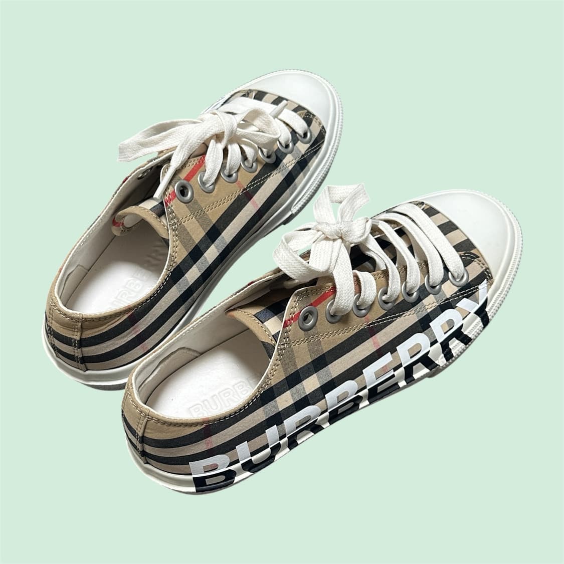 버버리 체크 로고 스니커즈 36 (230) 상품이미지2